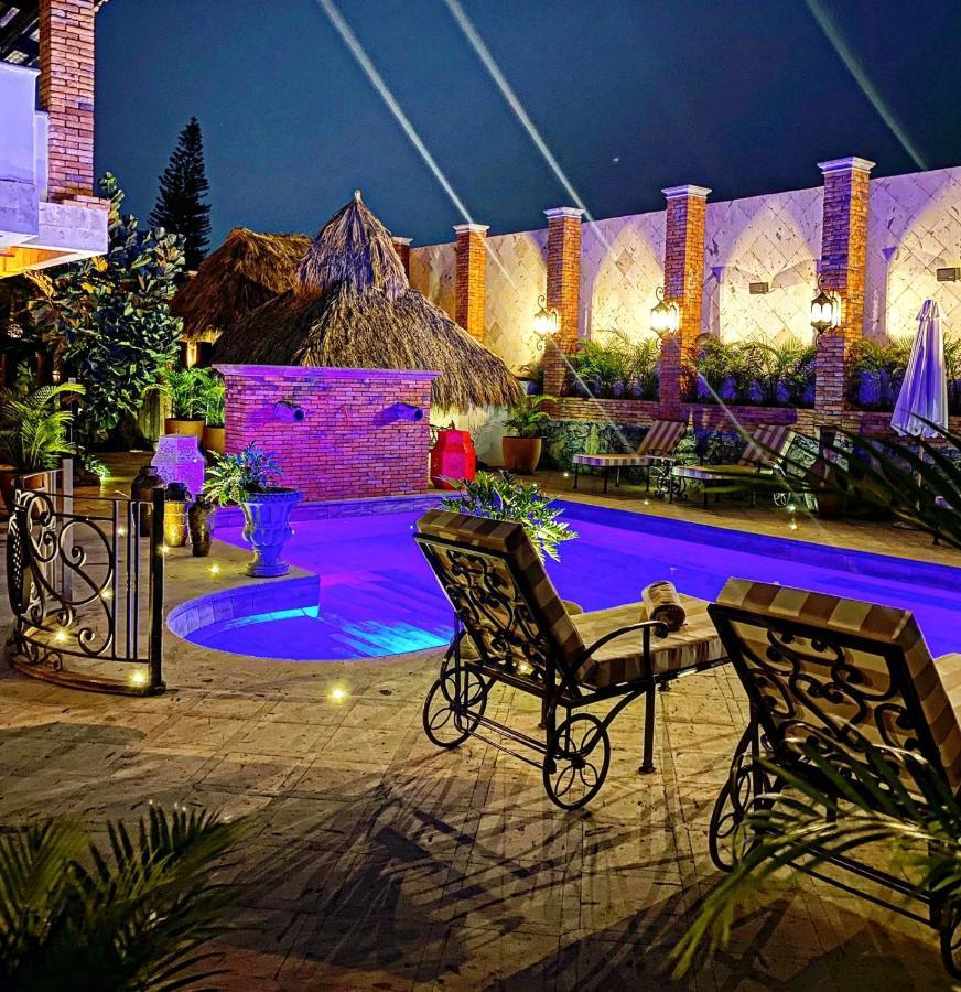 Casa Miura Hotel Boutique Ахихик Екстериор снимка